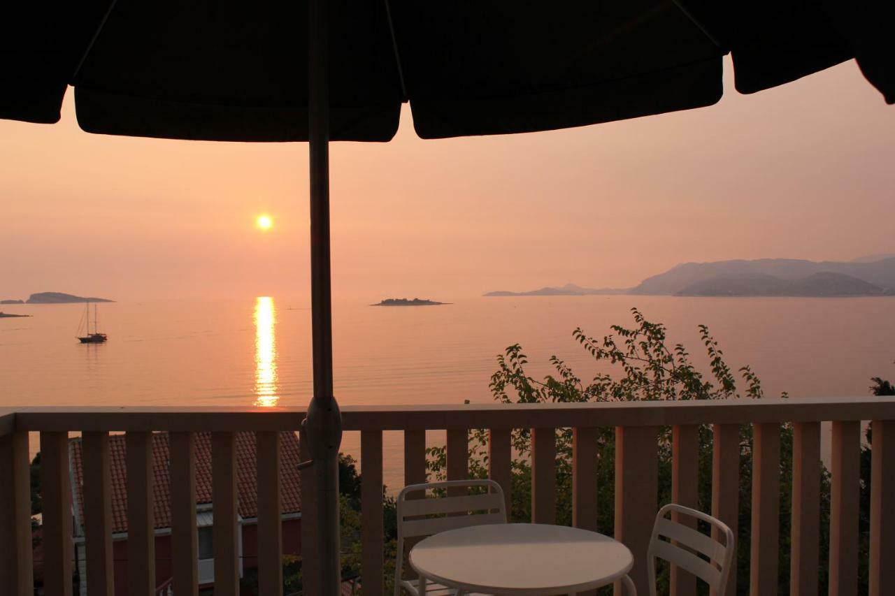 I Sassi Bianchi - West Villa ซัฟทัท ภายนอก รูปภาพ